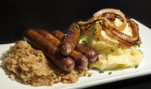 039-bratwurst-und-sauerkraut.jpg