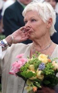 102081561_Dame-Judi-Dench-Chelsea-Flower-Show-NEWS-small_trans++8cDEVAKB4IkuOaq3lq0W4txWm1aNraKJv017a3TaKbg.jpg