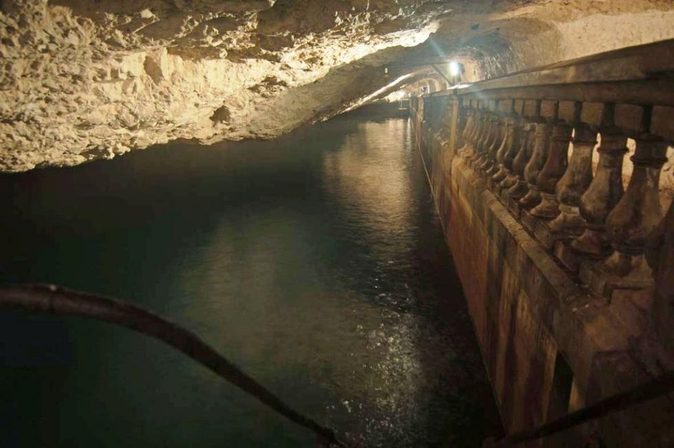 1024px-Water_reservoirs_inside_the_Rock_of_Gibraltar.jpg