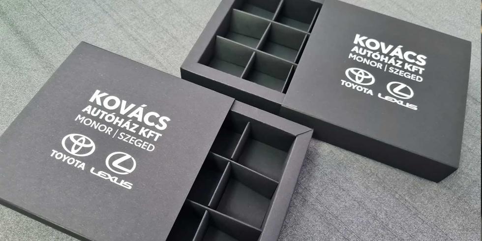 Céges ajándék bonbon doboz egyedi kivitelben Céges-ajándék-bonbon-doboz-egyedi-kivitelben_.jpg