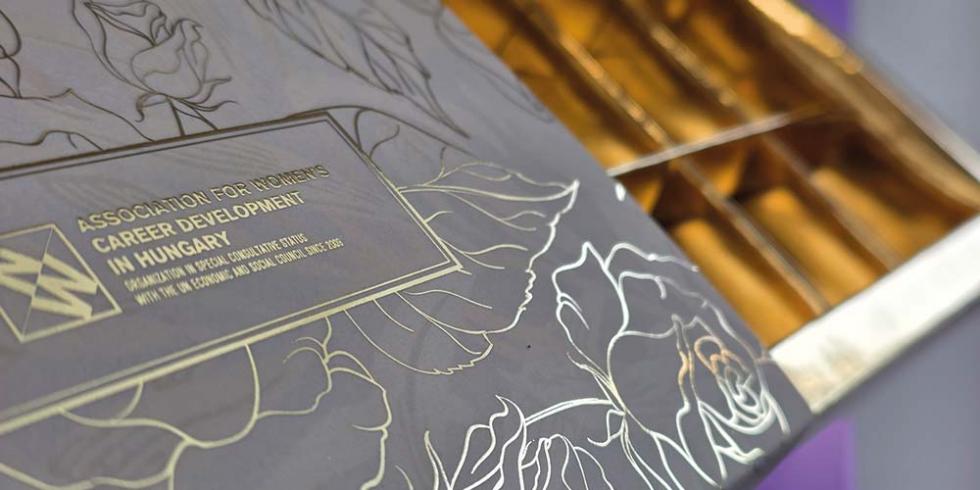 céges ajándék csomagolás egyedi-bonbon-doboz-gyártás_.jpg